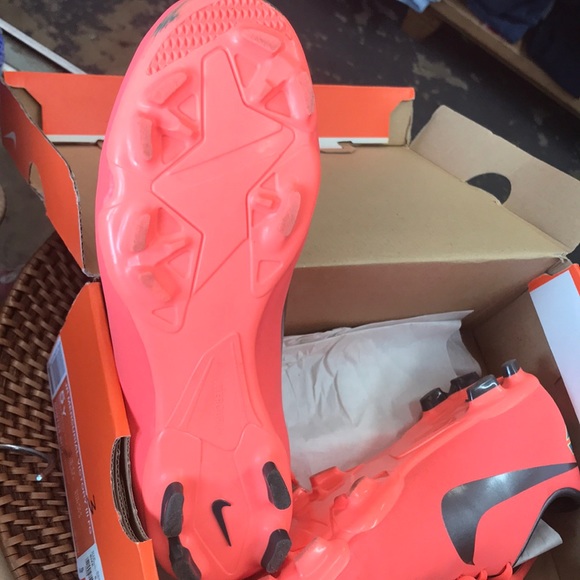 🎉🎊Host Pick🎉Nike Baseball cleats size 5y - Picture 2 of 5